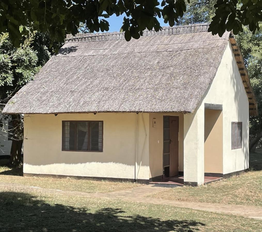 Marula Lodge Mfuwe Exterior photo
