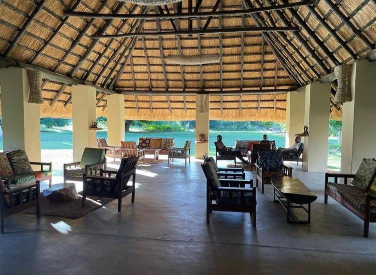 Marula Lodge Mfuwe Exterior photo