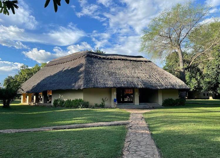 Marula Lodge Mfuwe Exterior photo